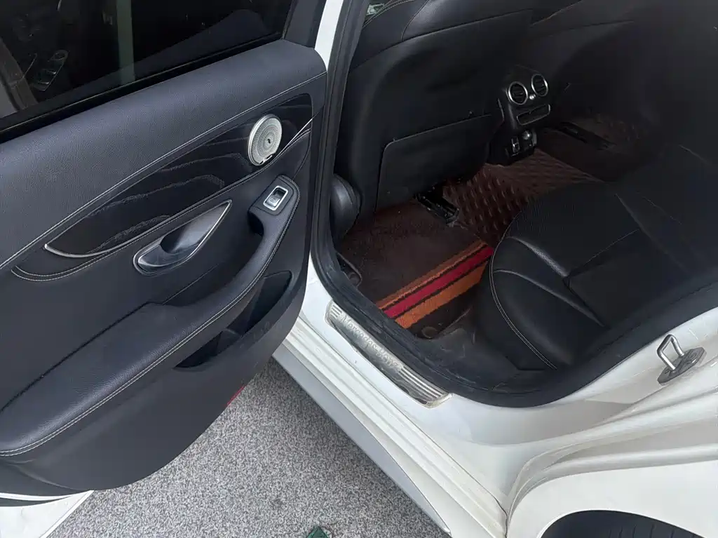 Mercedes-Benz C-Class — миниатюра 14