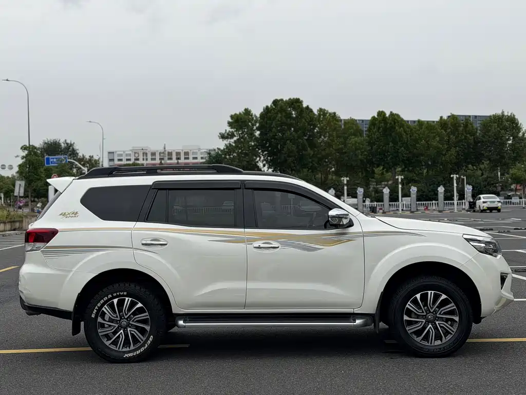 Nissan Terra — миниатюра 3