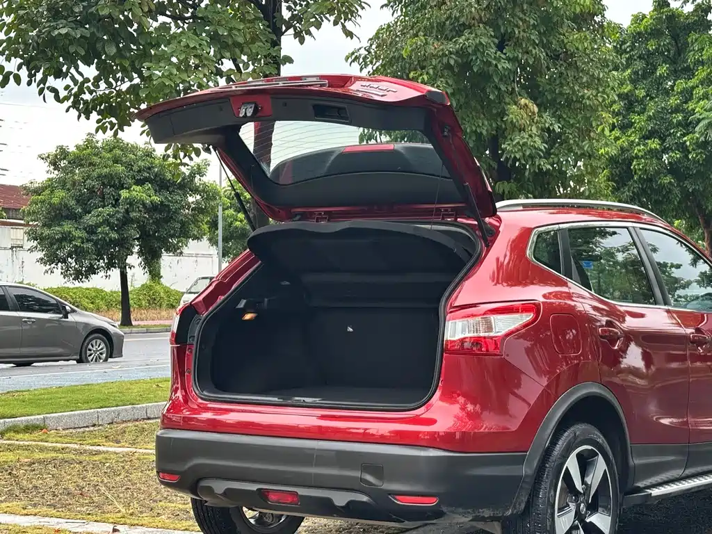 Nissan Qashqai — миниатюра 9