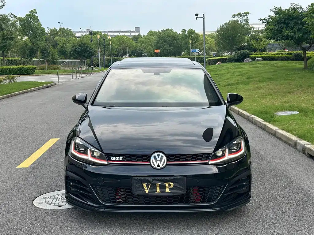 Volkswagen Golf GTI GTI 2018 2.0TSI GTI