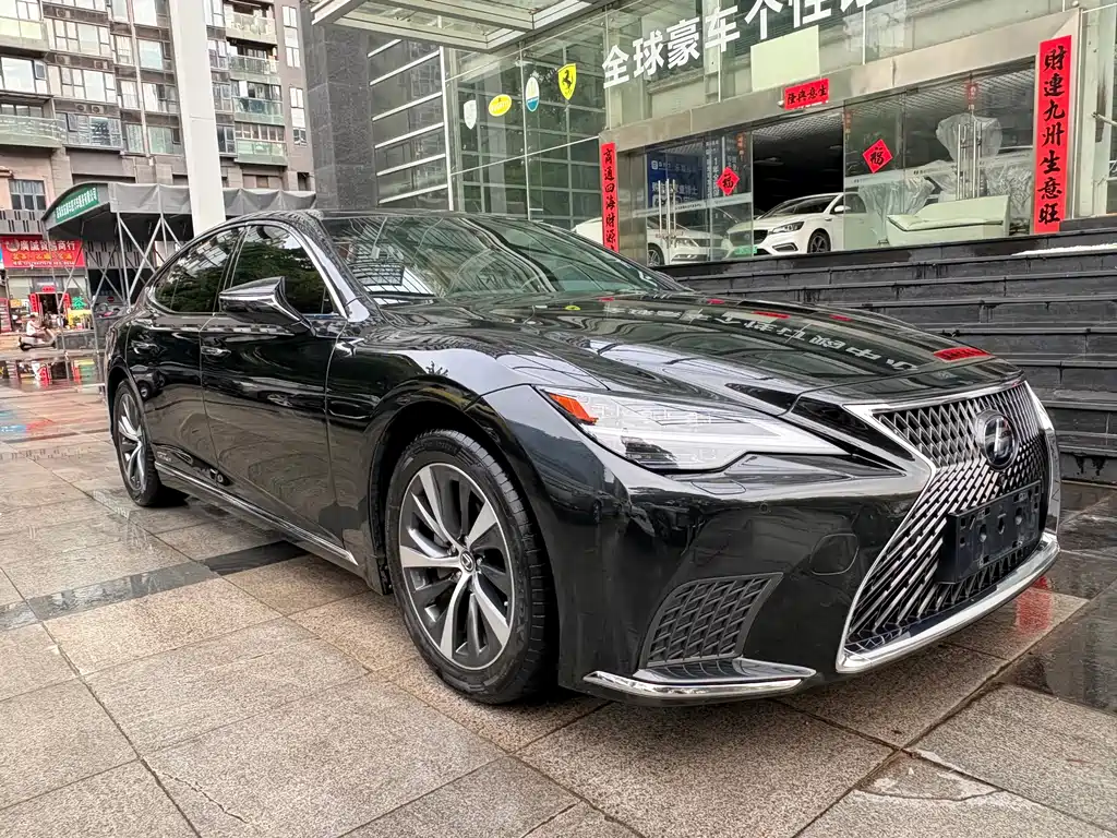 Lexus LS 2021 500h