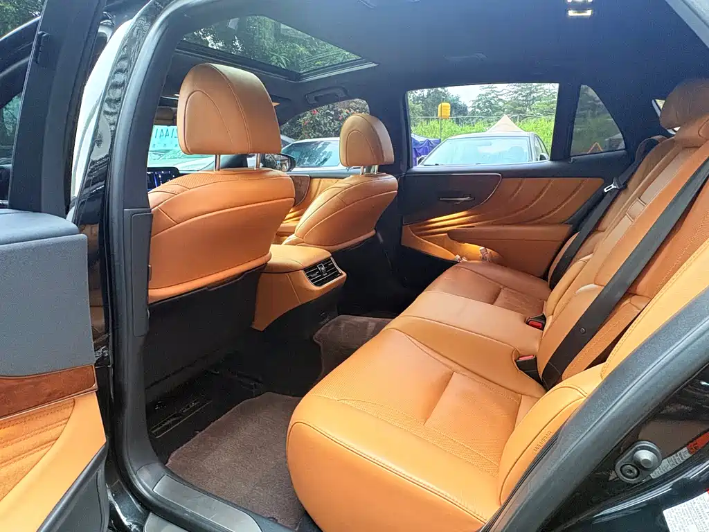 Lexus LS 2021 500h