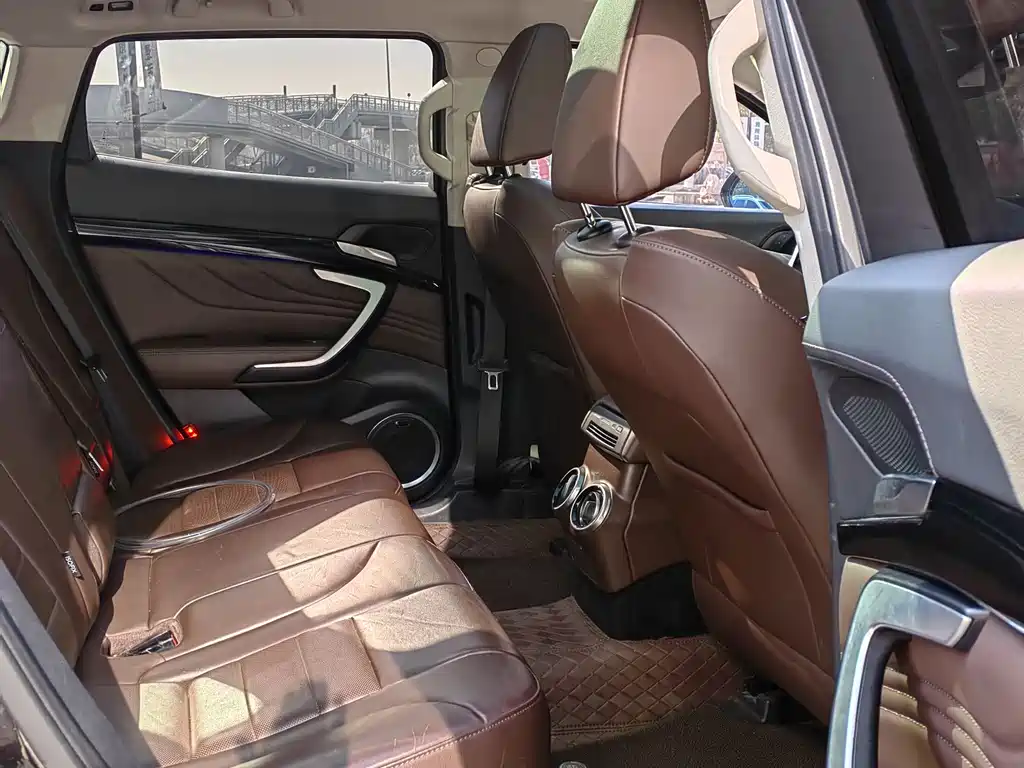 WEI PAI WEI BRAND VV7