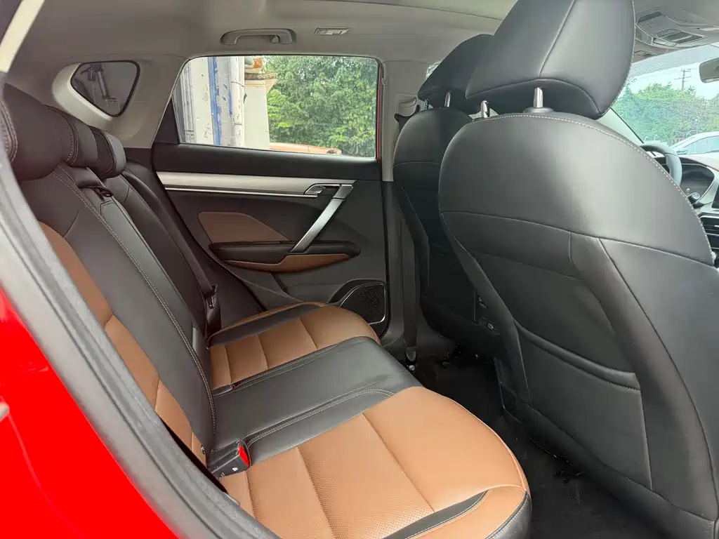 Geely Binyue — миниатюра 7