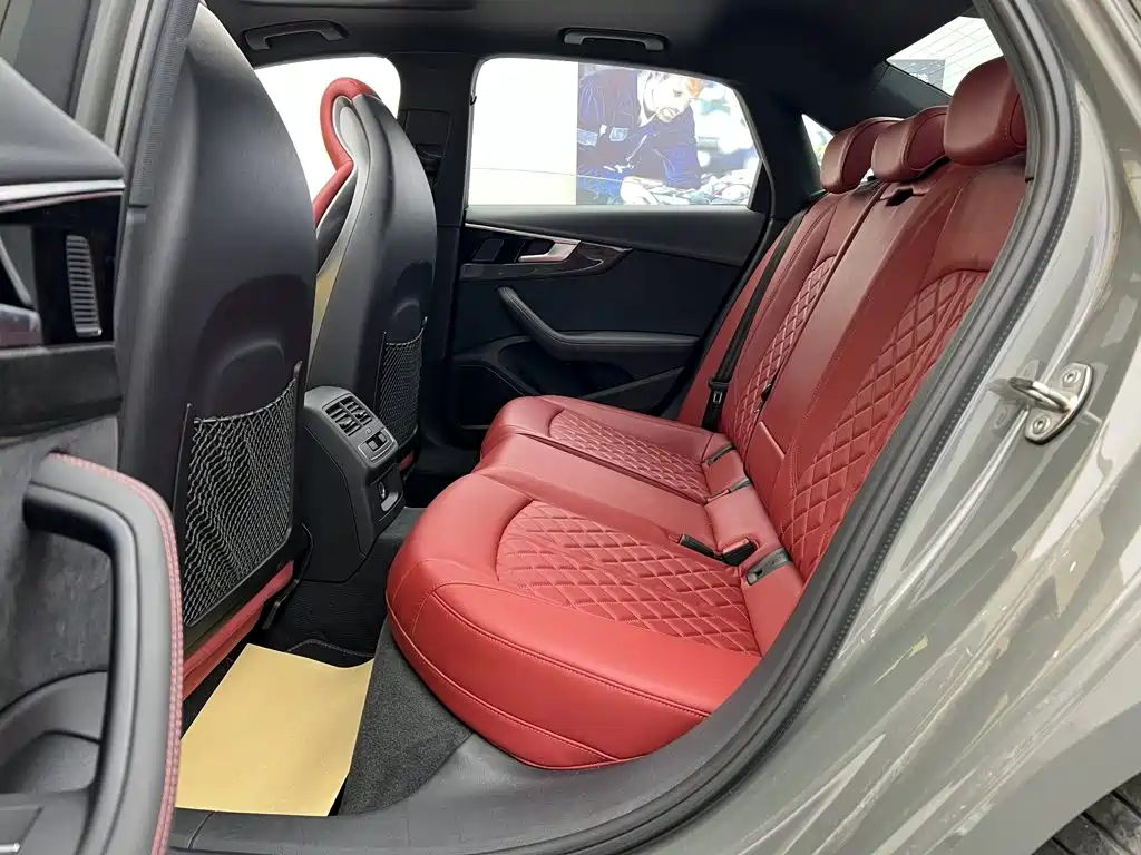 Audi S4 — миниатюра 32