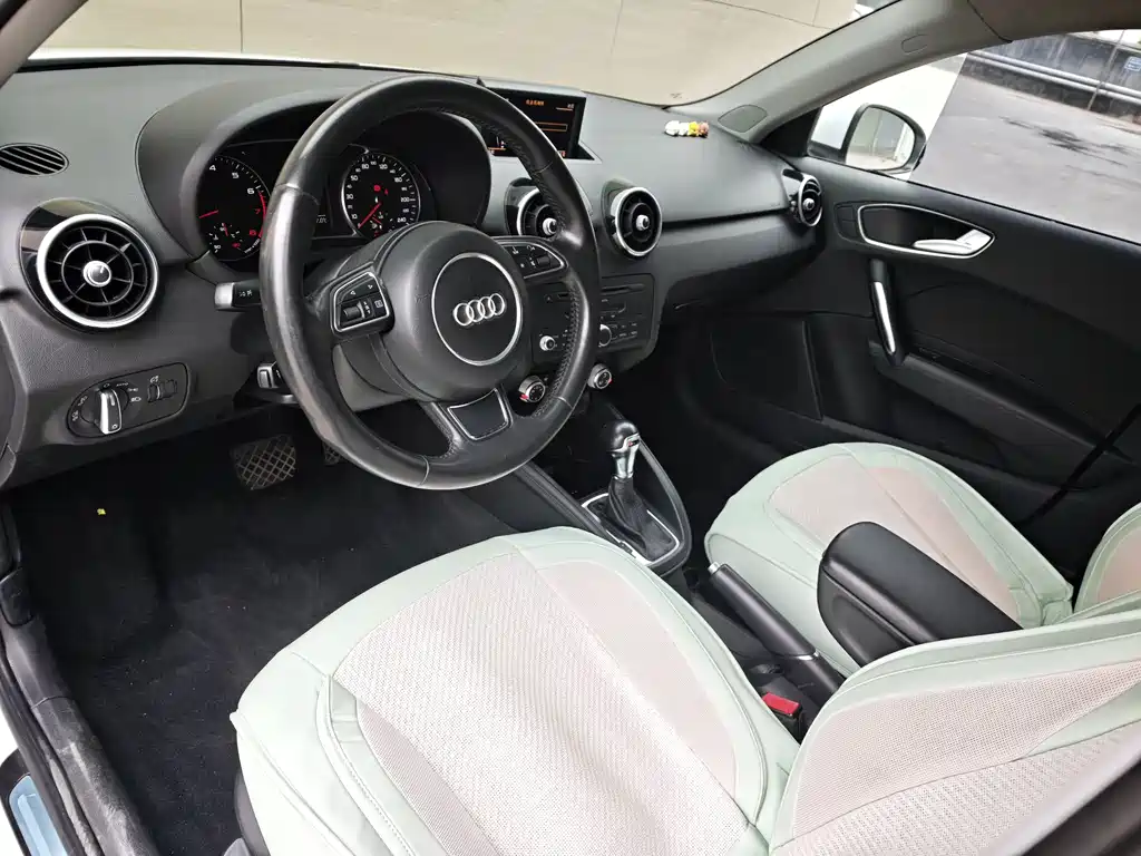 Audi A1 2014 30 TFSI Sportback Comfort