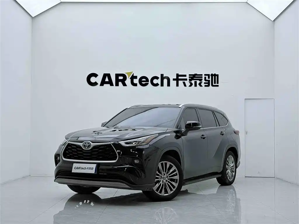 Toyota Highlander 2022 2.5L Luxury 7 мест