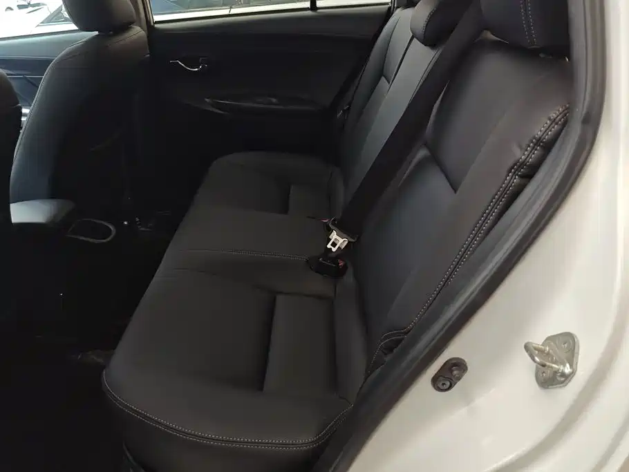 Toyota Yaris L — миниатюра 11