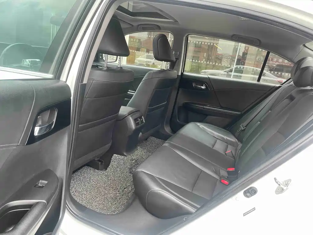 Honda Accord — миниатюра 6