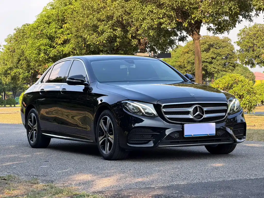 Mercedes-Benz E-Class — миниатюра 3