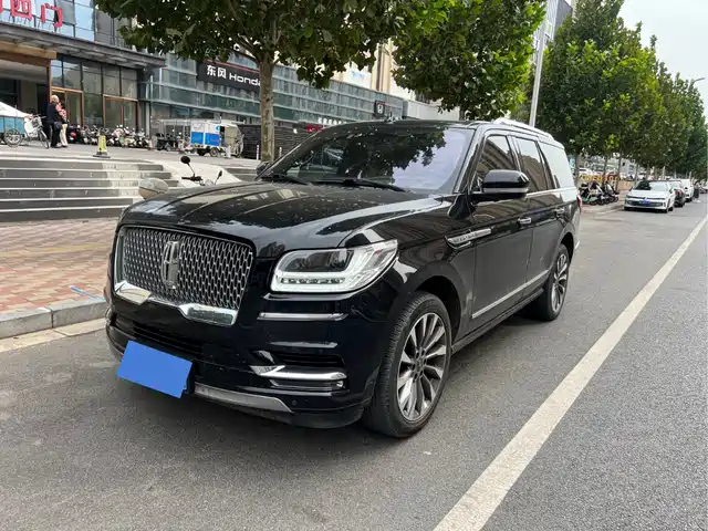 LINCOLN NAVIGATOR 2019