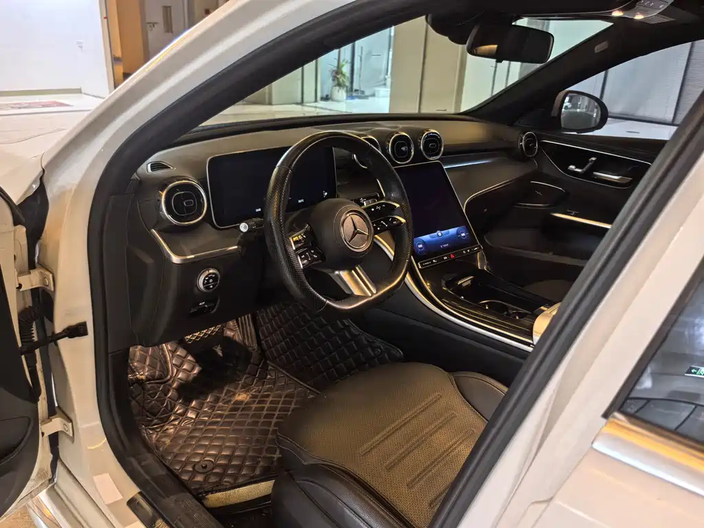 Mercedes-Benz C-Class — миниатюра 6