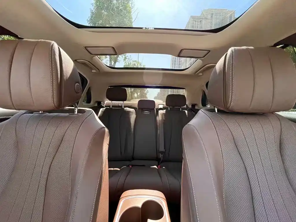 Mercedes-Benz E-Class — миниатюра 6