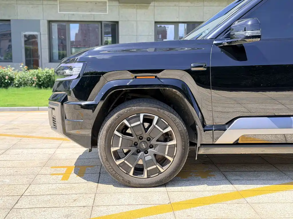 Fangchengbao Leopard 8 8 2025 Flagship 7 мест