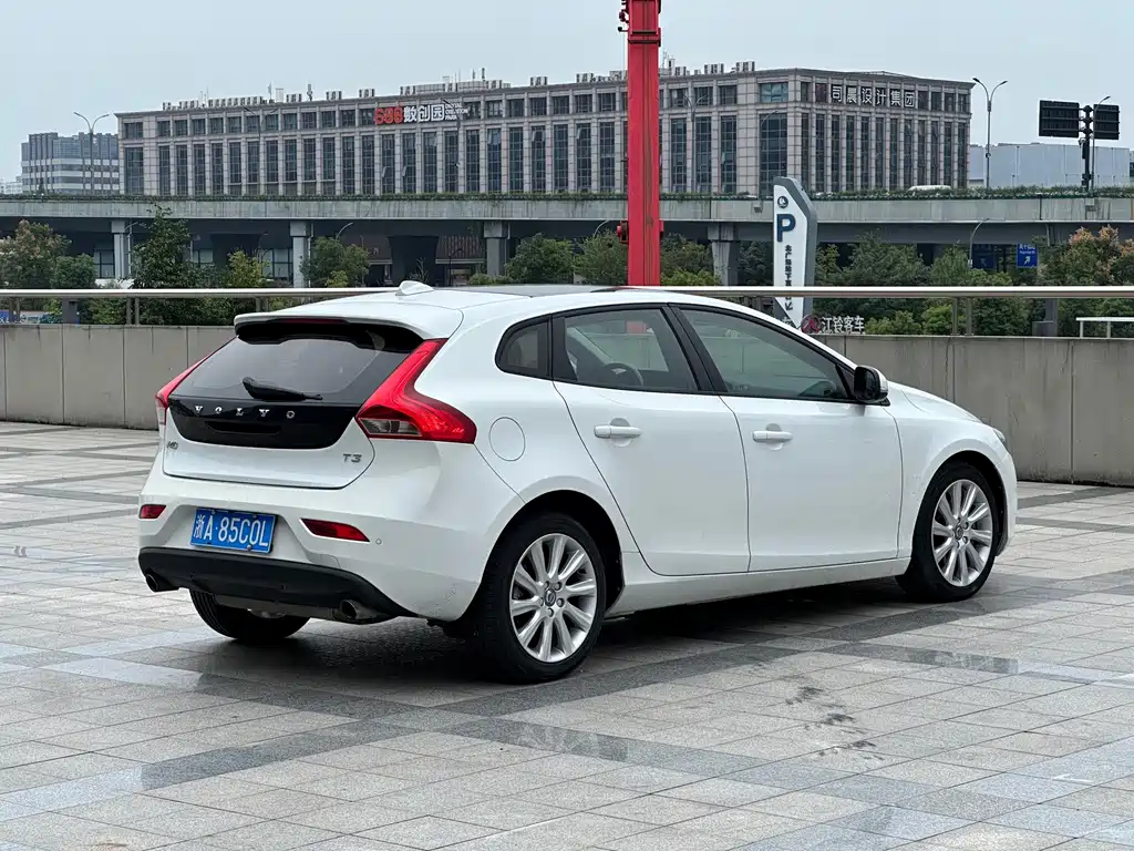 Volvo V40 — миниатюра 7