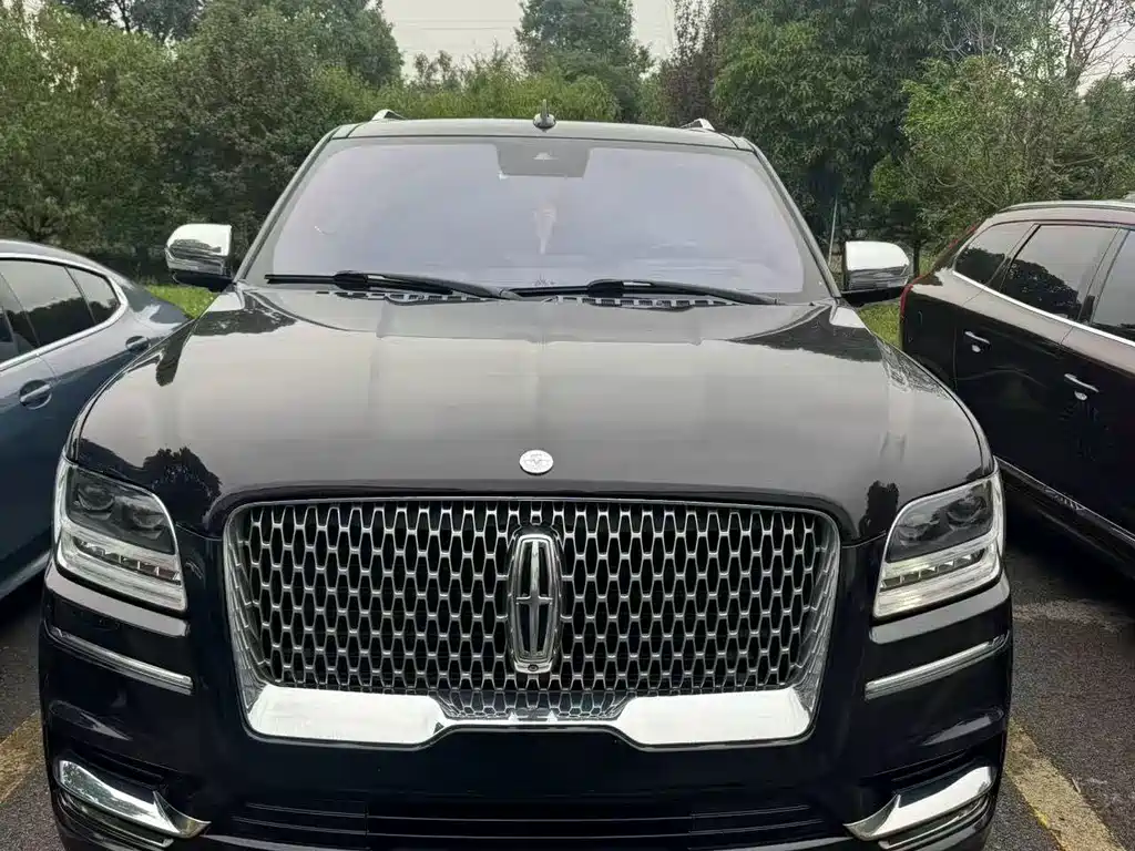 Lincoln Navigator — миниатюра 2