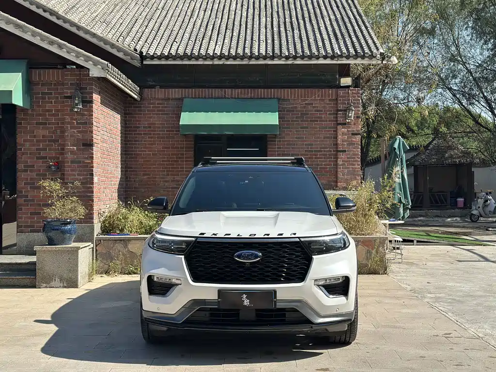 Ford Explorer — миниатюра 2