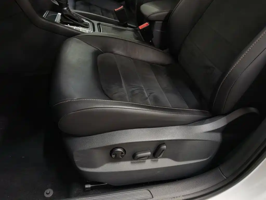 Volkswagen Golf Sportsvan — миниатюра 20