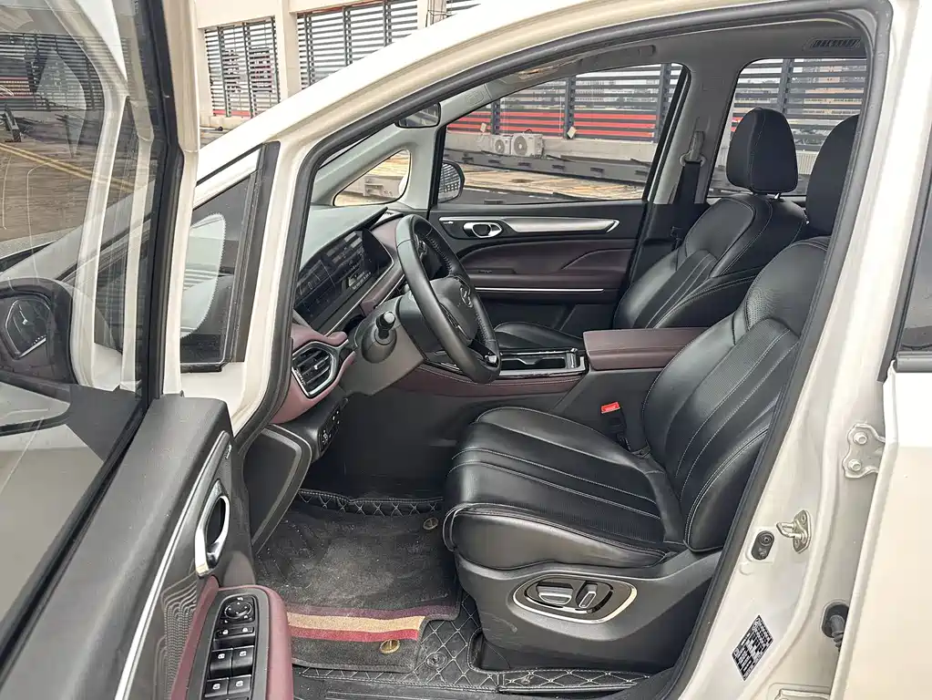 GAC M6 2023 PRO 270T DCT Luxury