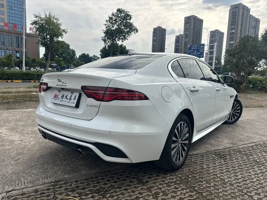 Jaguar XEL — миниатюра 4