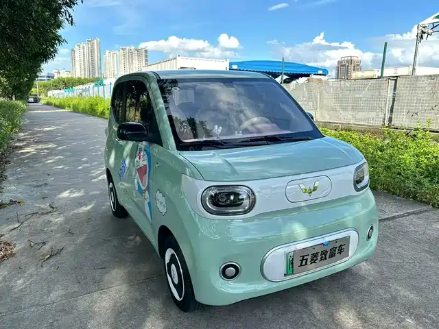 WULING AUTOMOBILE HONGGUANG MINIEV 2025