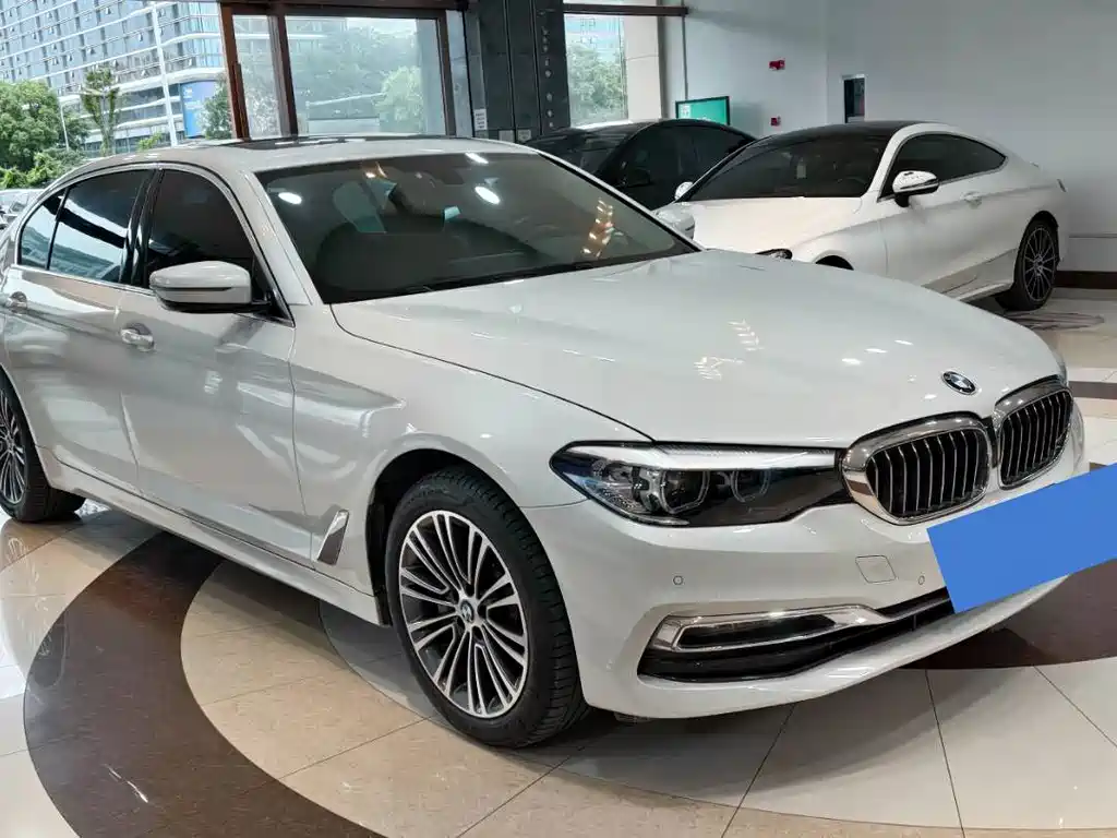 BMW 5 Series — миниатюра 3