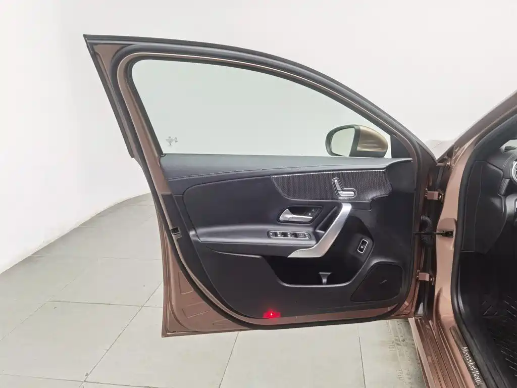 Mercedes-Benz A-Class — миниатюра 8