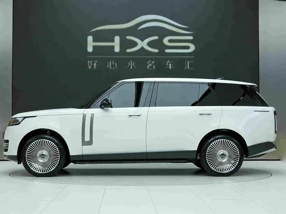Land Rover Range Rover 2023 3.0 L6 400PS мест Long Wheelbase
