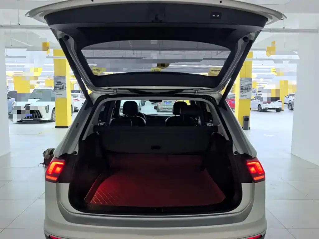 Volkswagen Tiguan L — миниатюра 19