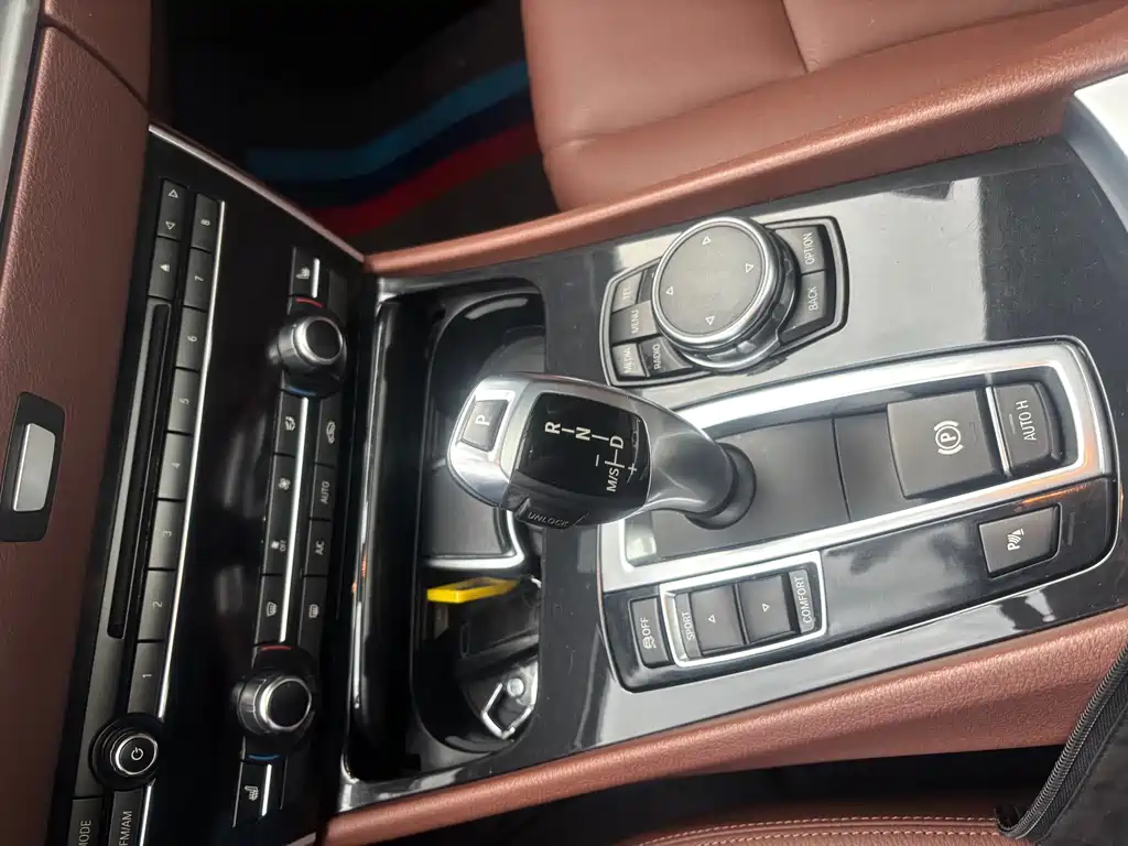 BMW 5 Series GT — миниатюра 7