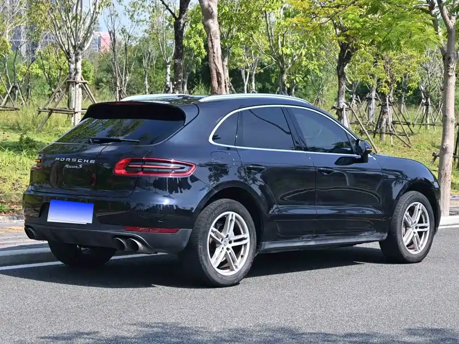 Porsche Macan — миниатюра 3