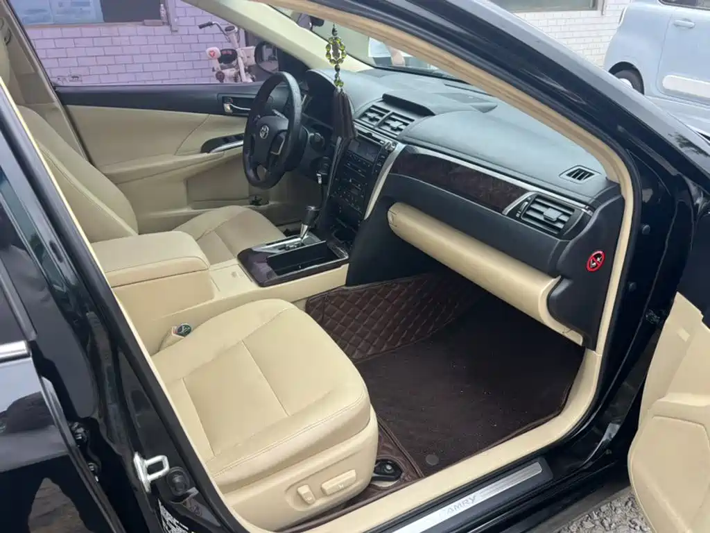 Toyota Camry — миниатюра 18