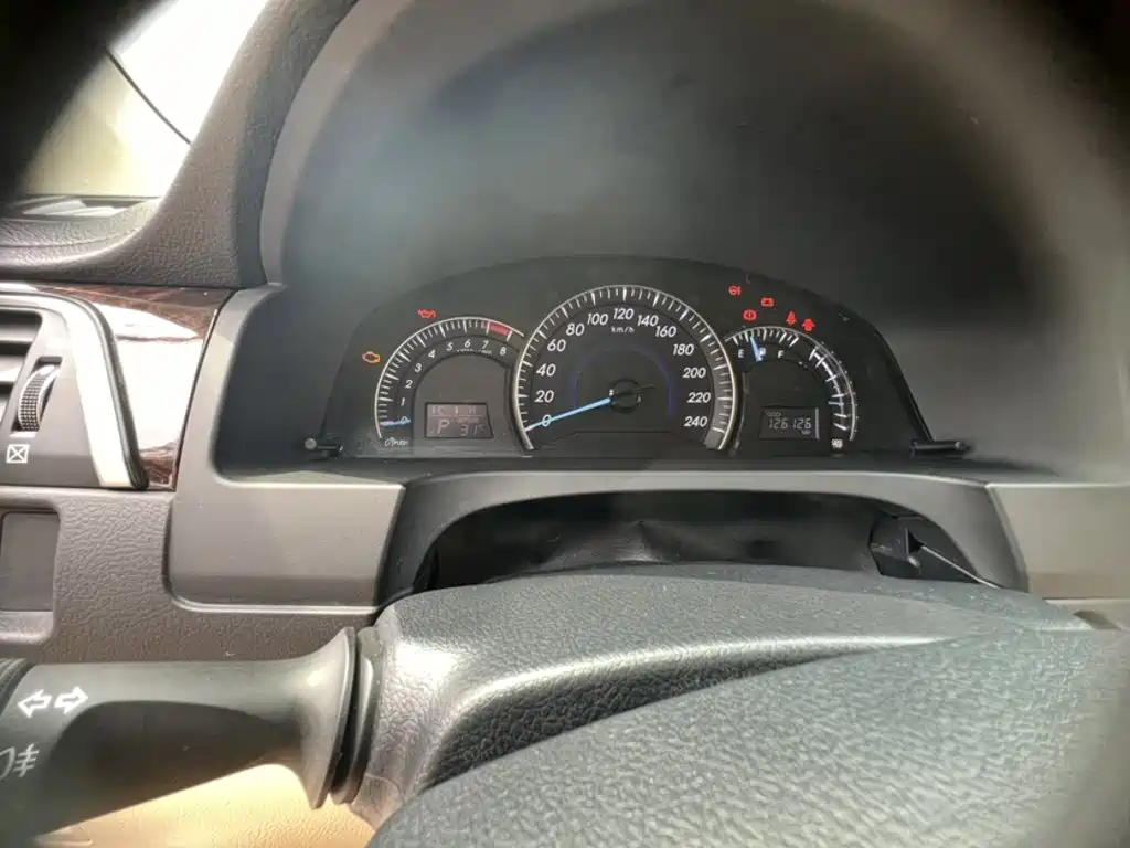 Toyota Camry — миниатюра 10