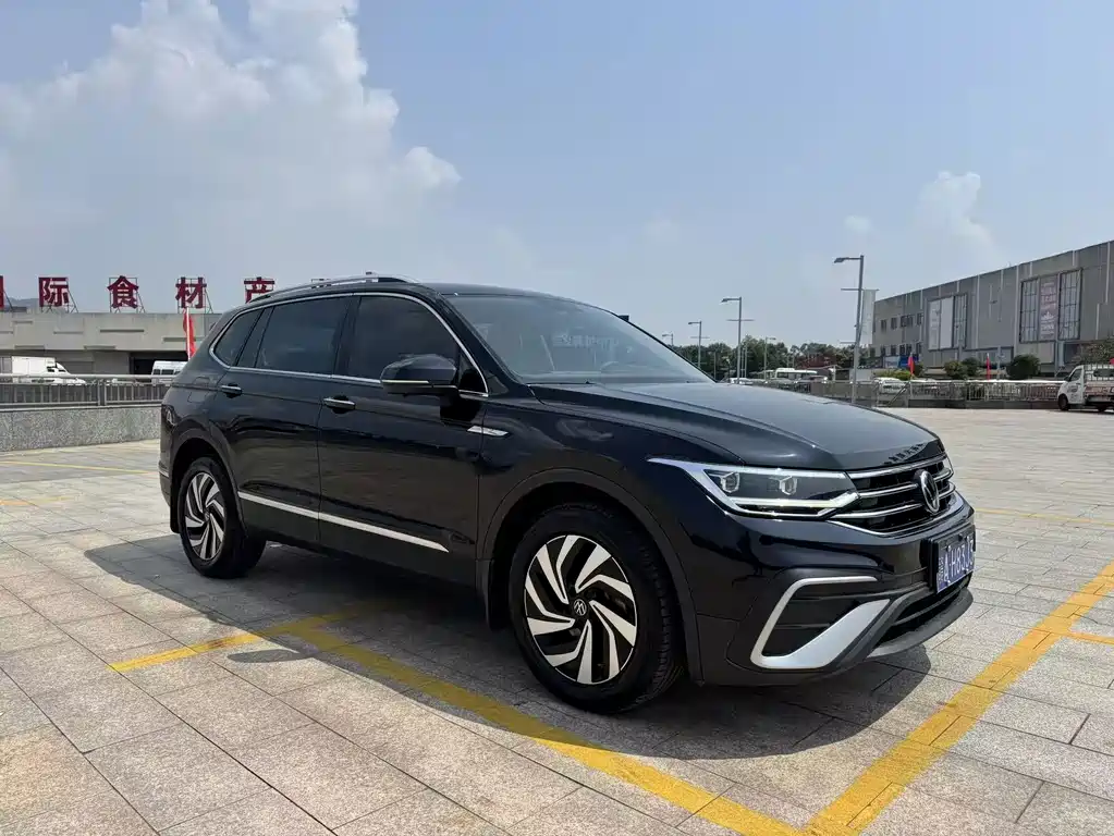 Volkswagen Tiguan L — миниатюра 3