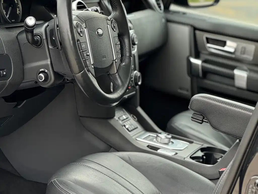 Land Rover Discovery 2016 3.0 SC V6 HSE