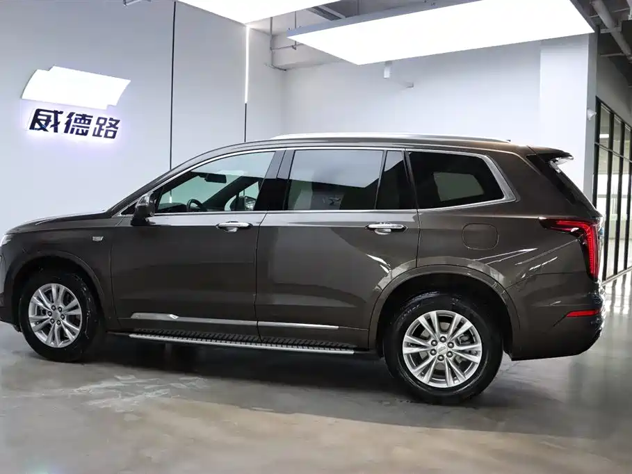 Cadillac XT6 2021 2.0T мест