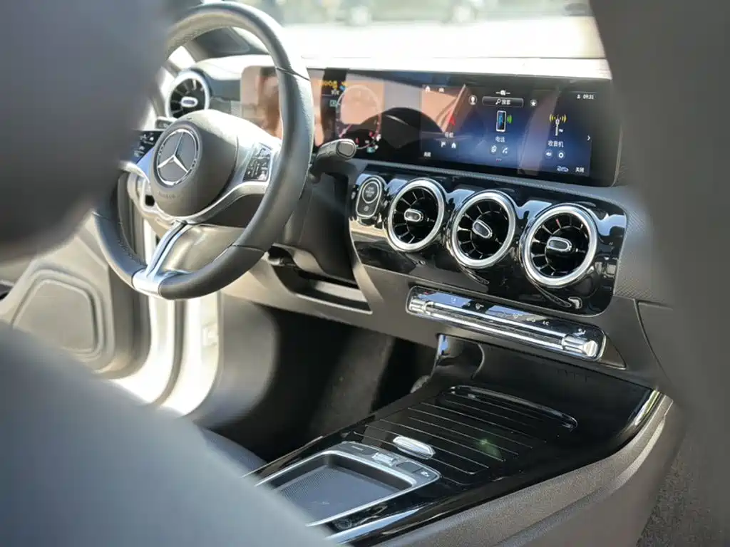 Mercedes-Benz A-Class — миниатюра 14