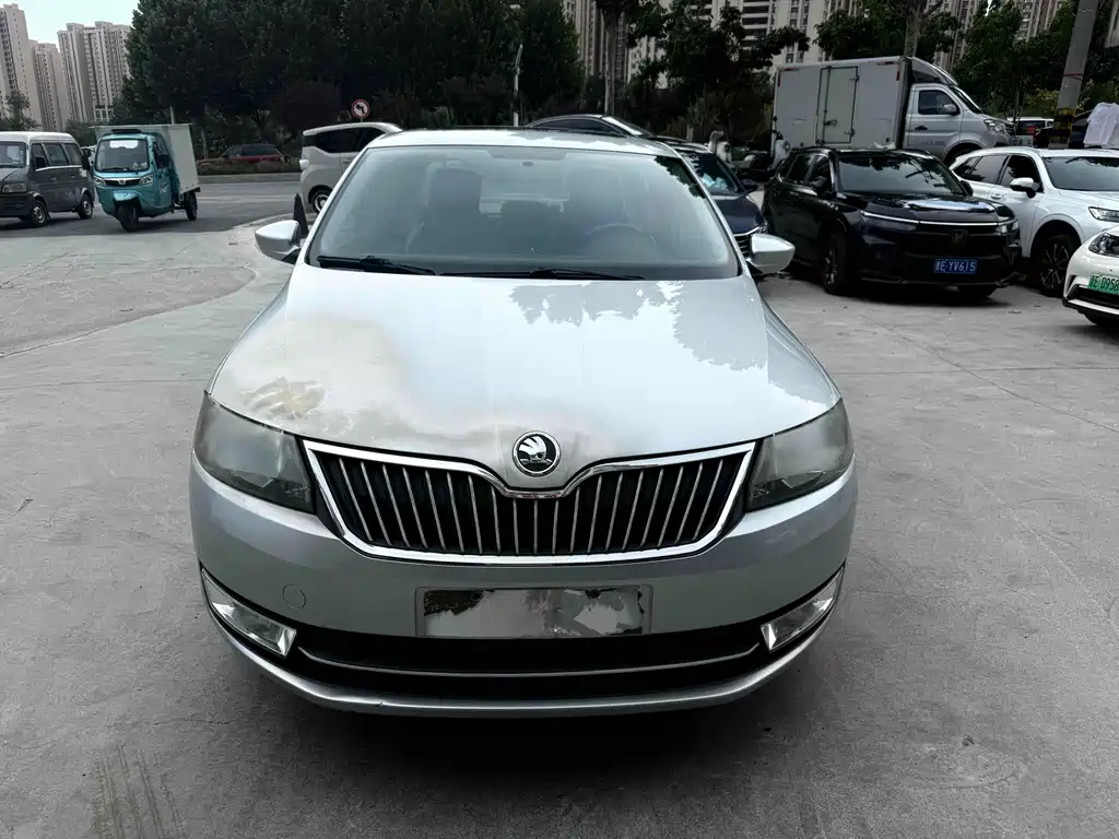 Skoda Rapid 2013 1.4L MT