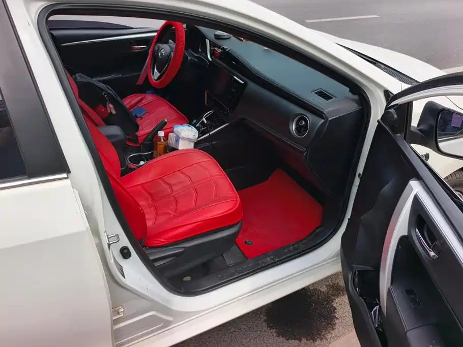 Toyota Corolla Hybrid — миниатюра 8