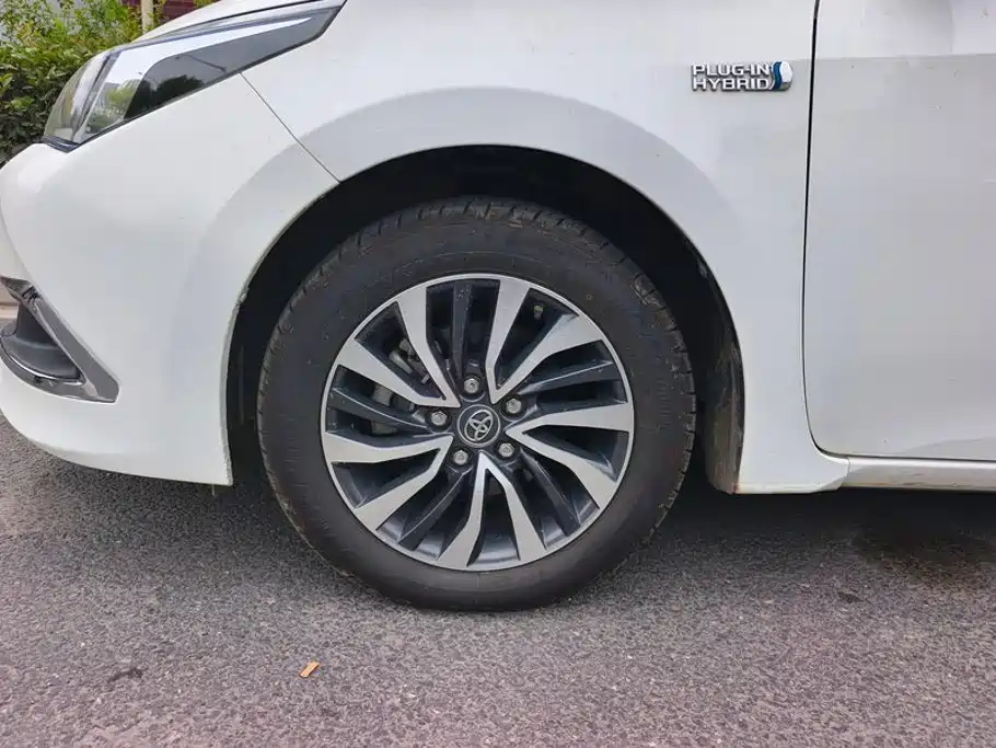 Toyota Corolla Hybrid — миниатюра 6