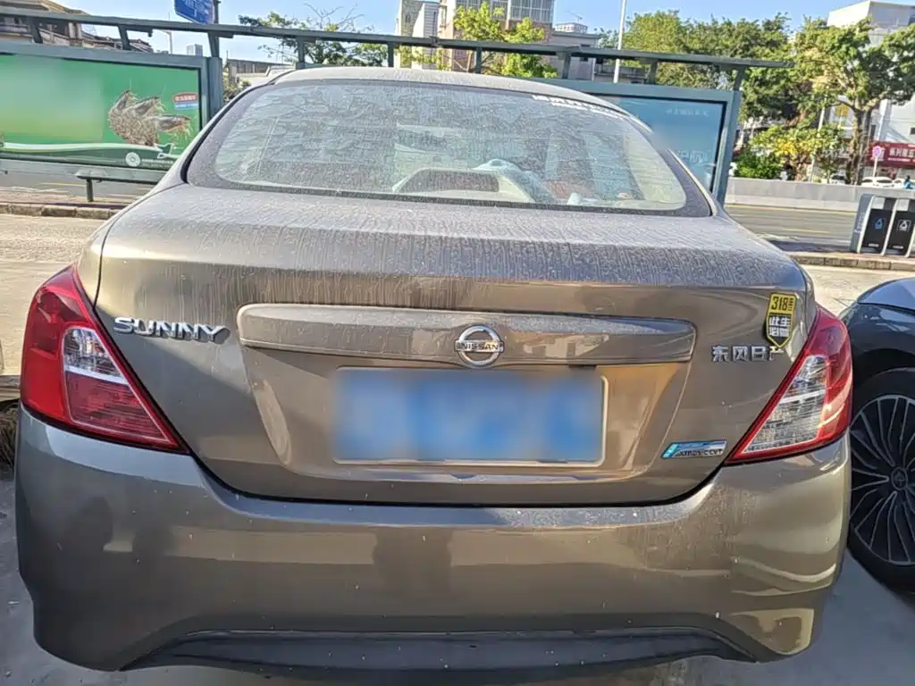 Nissan Sunny — миниатюра 6