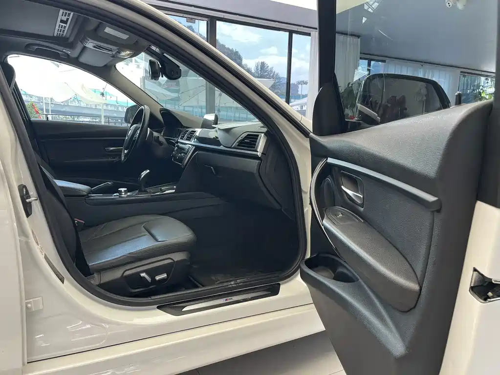 BMW 3 Series — миниатюра 15