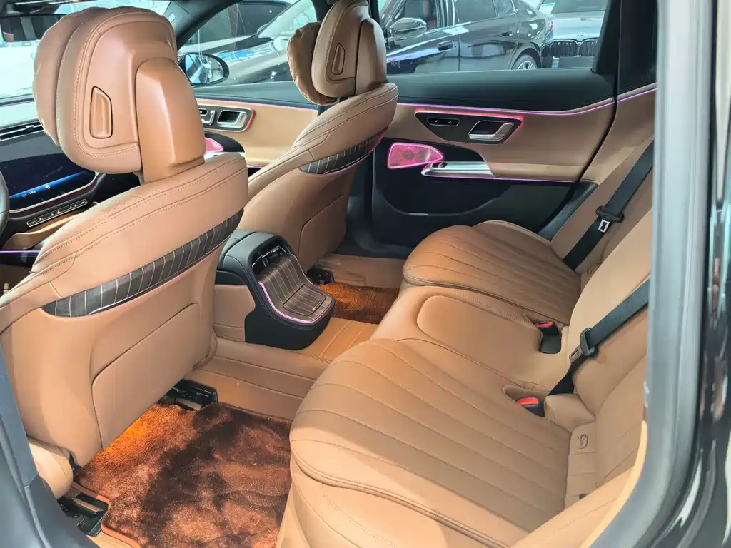 Mercedes-Benz E-Class E 2025 E 300 L Fashion
