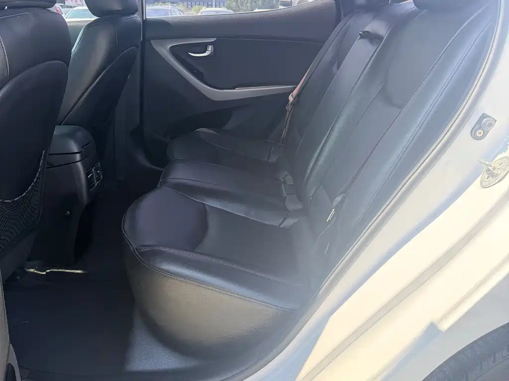 Hyundai Elantra Langdong — миниатюра 11
