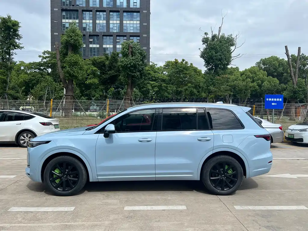 Li Auto ONE 2021 6 мест