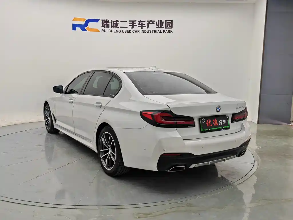 BMW 5 Series New Energy — миниатюра 16