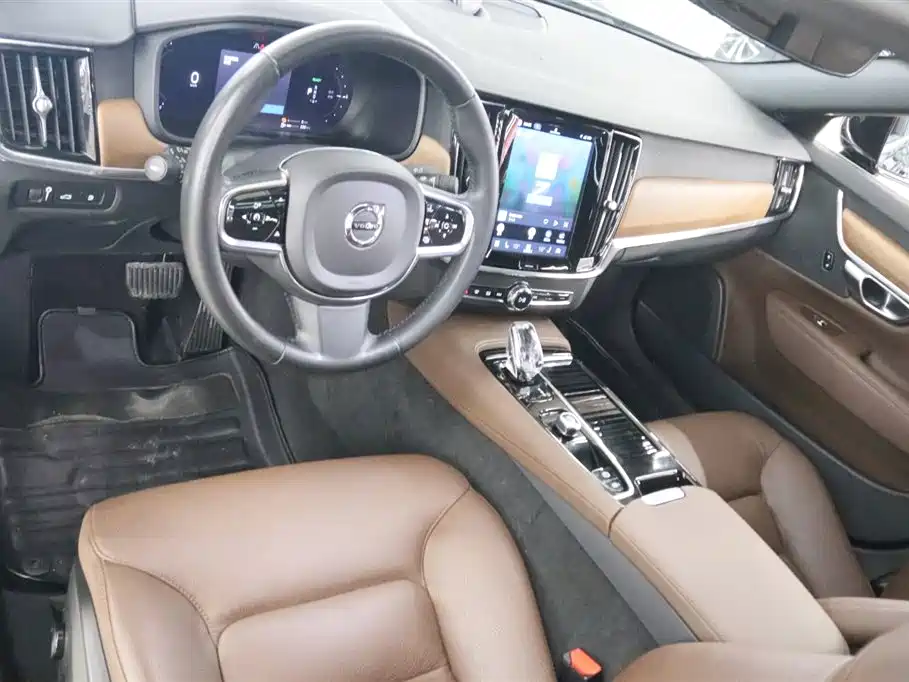 Volvo S90 2022 T8 E Luxury