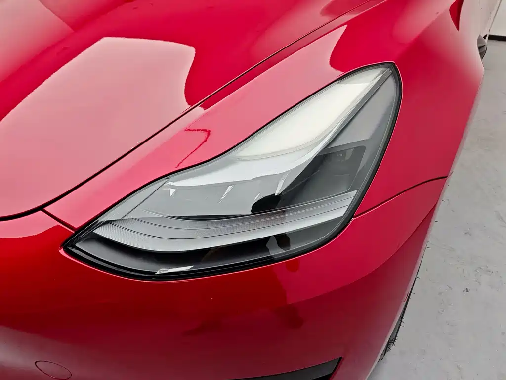 Tesla Model 3 — миниатюра 18