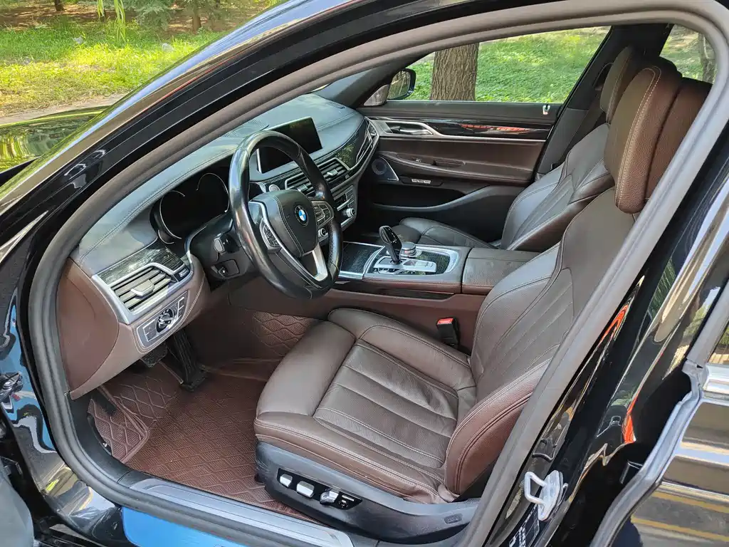 BMW 7 Series 7 2018 730Li Lead