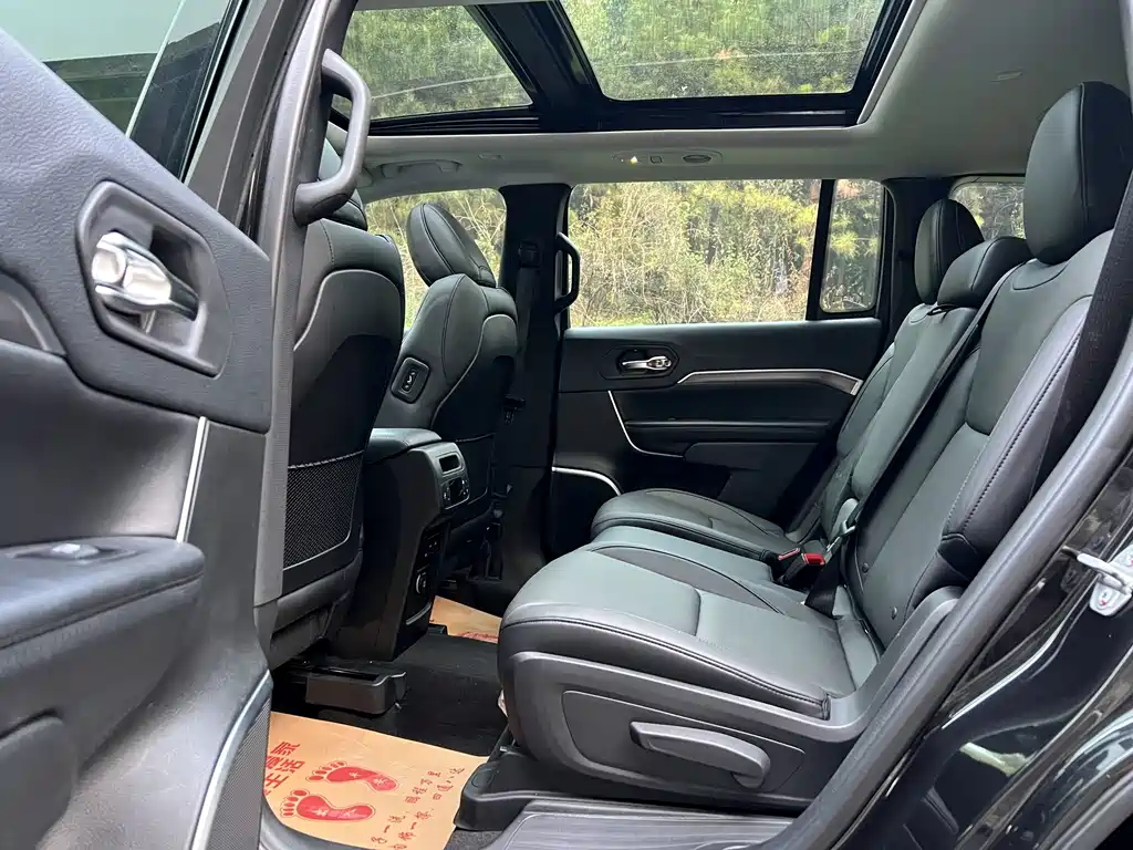 Jeep Grand Commander — миниатюра 7